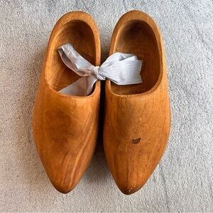 Vintage Wooden Shoe Lasts Pair 11.5” Cobbler Forms Primitive Decor Display